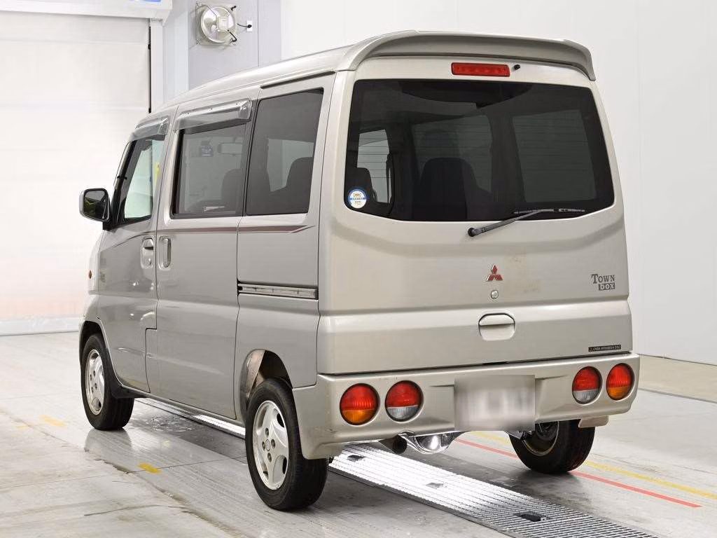 MITSUBISHI TOWN BOX