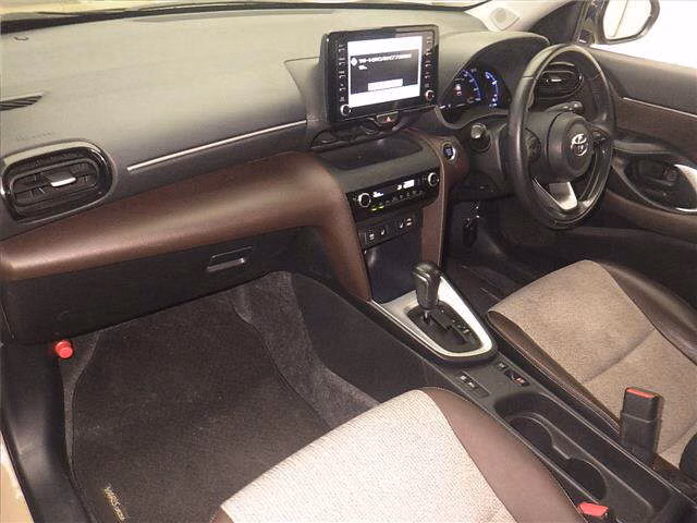 TOYOTA YARIS CROSS