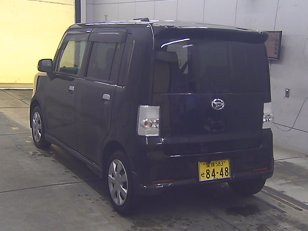 DAIHATSU MOVE CONTE