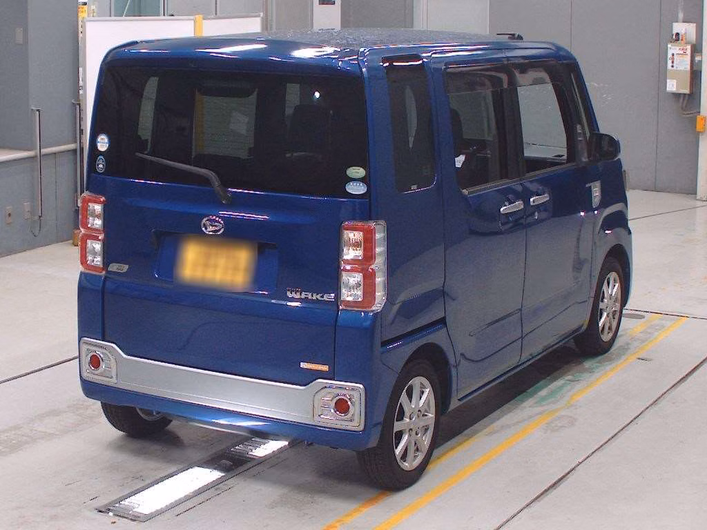 DAIHATSU WAKE