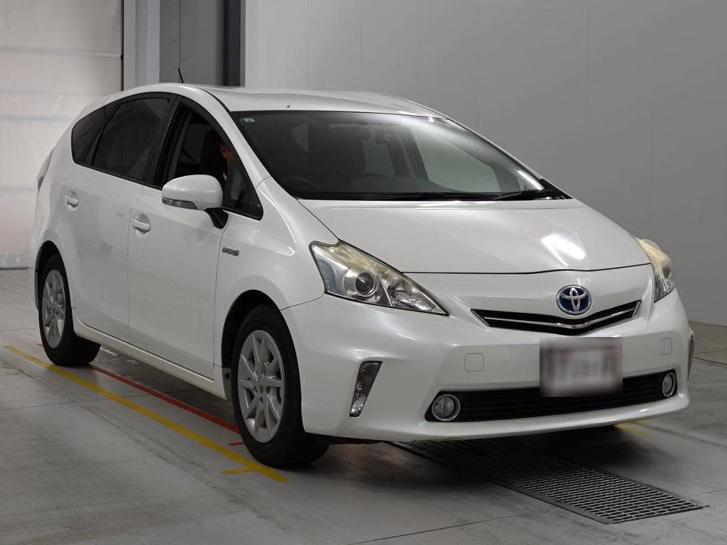 TOYOTA PRIUS ALPHA