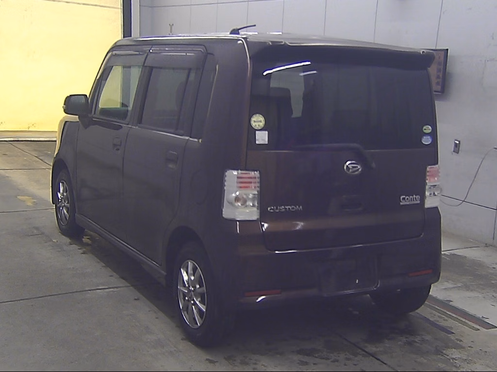 DAIHATSU MOVE CONTE