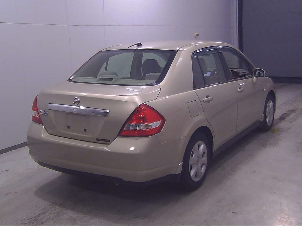 NISSAN TIIDA LATIO