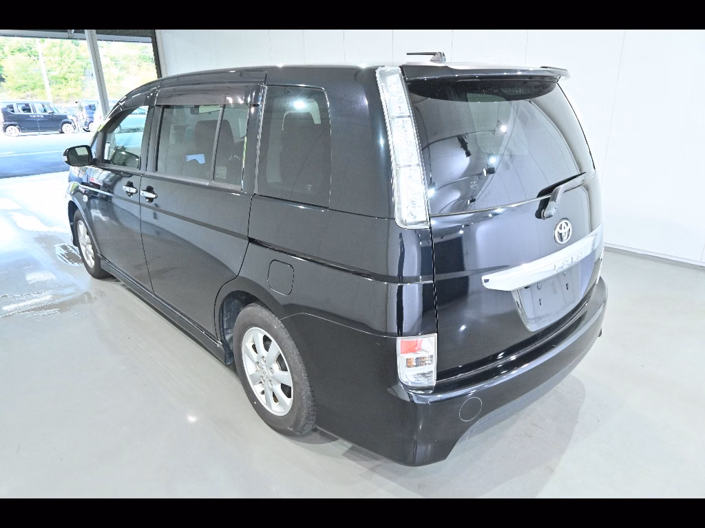 TOYOTA ISIS