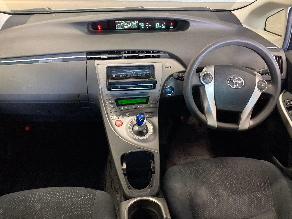 TOYOTA PRIUS