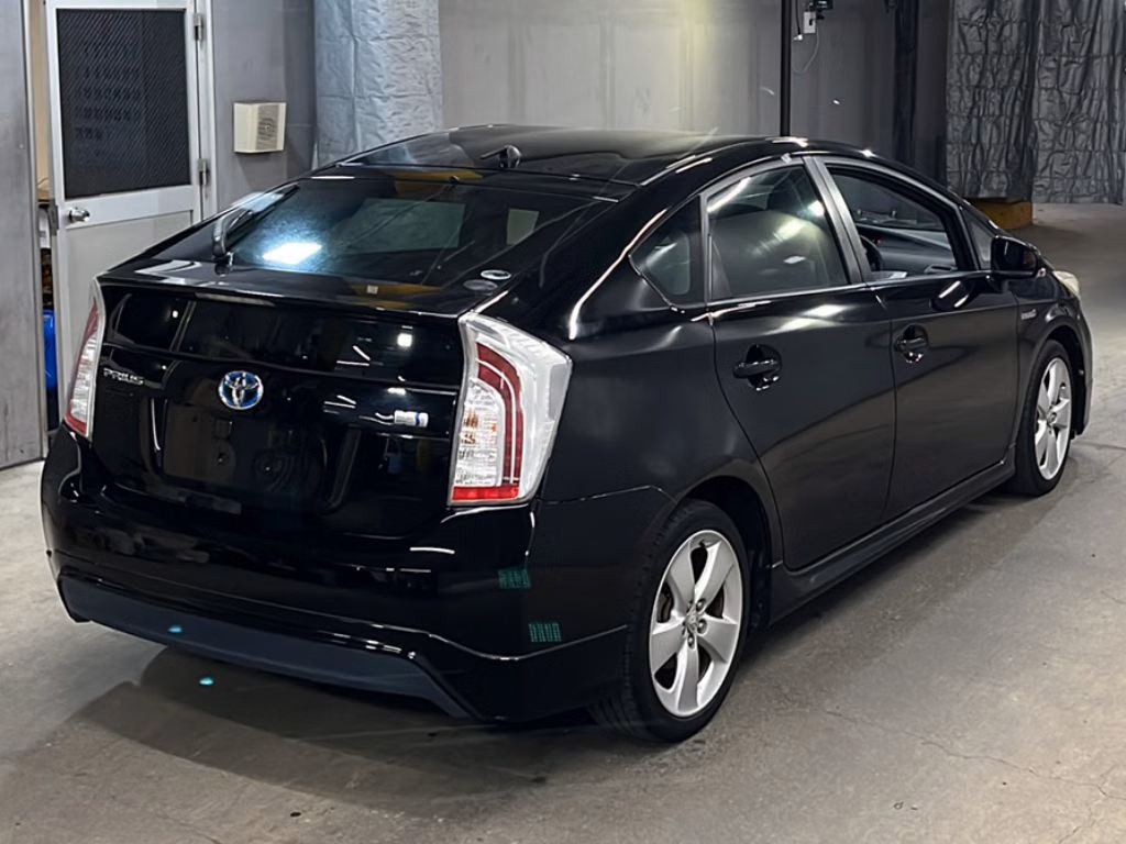 TOYOTA PRIUS