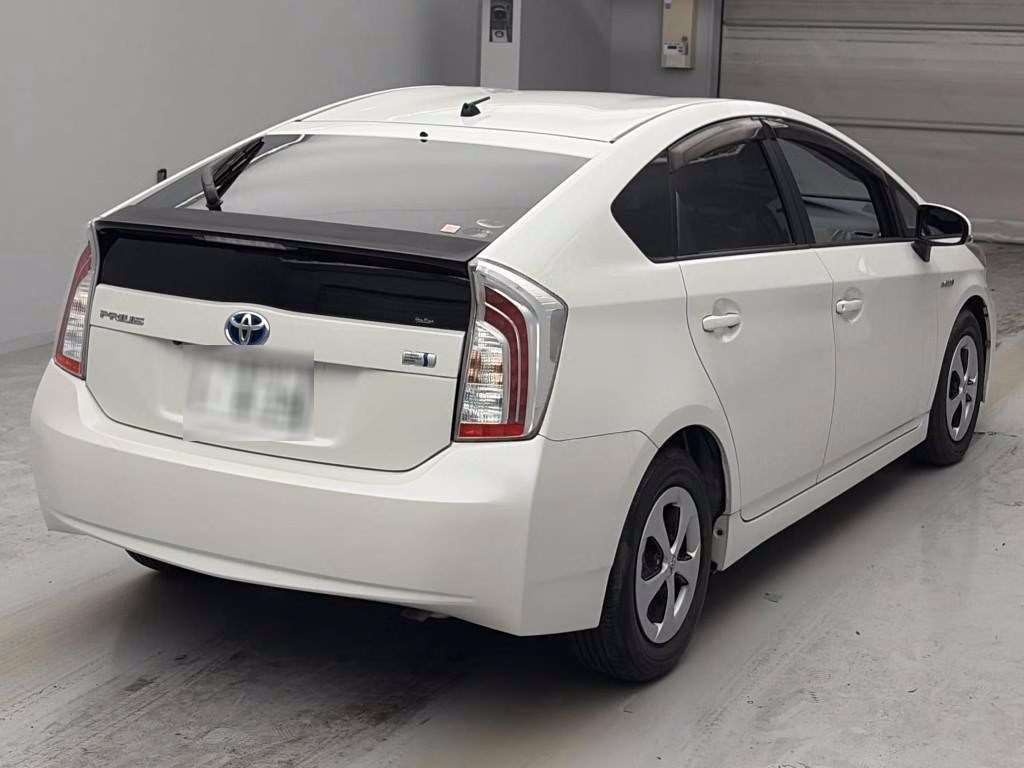 TOYOTA PRIUS