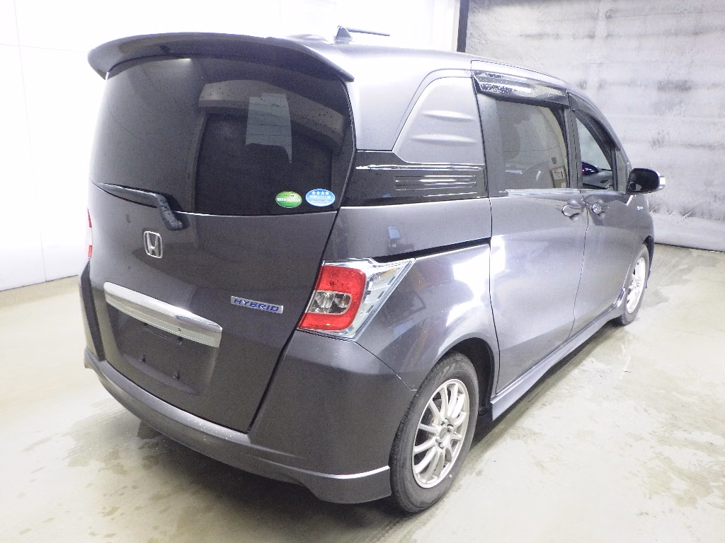 HONDA FREED SPIKE