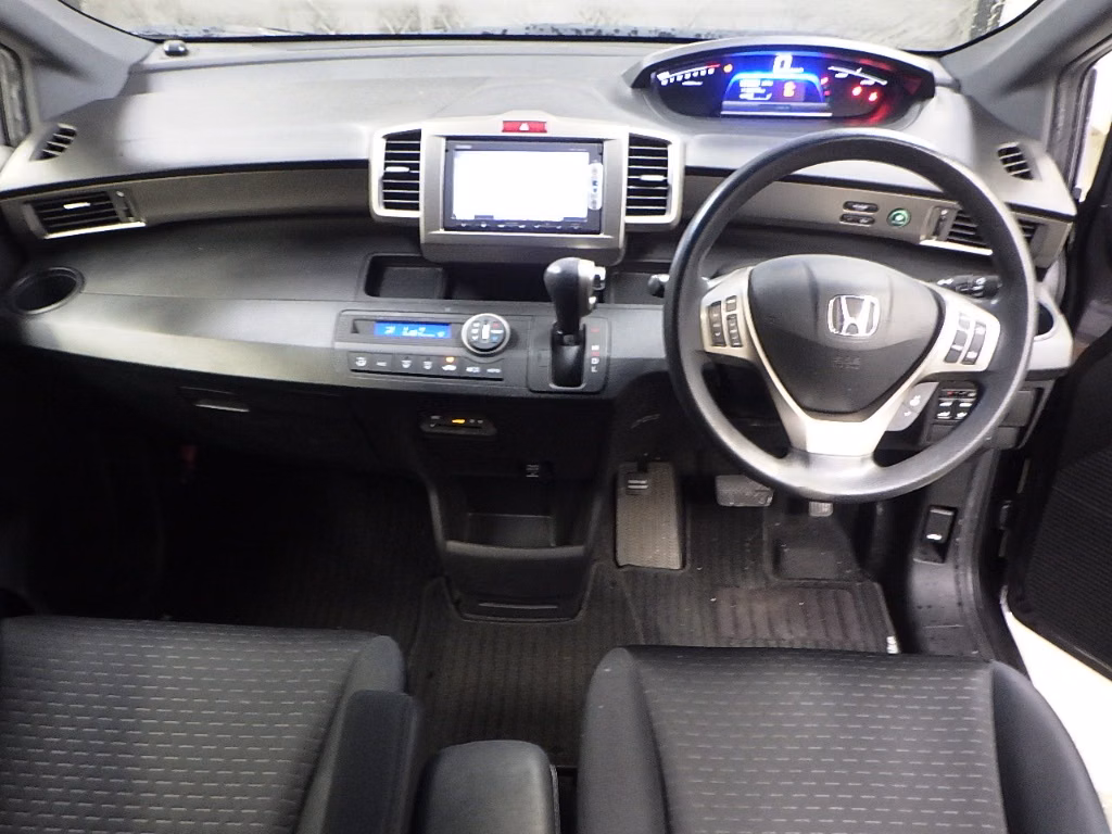HONDA FREED SPIKE