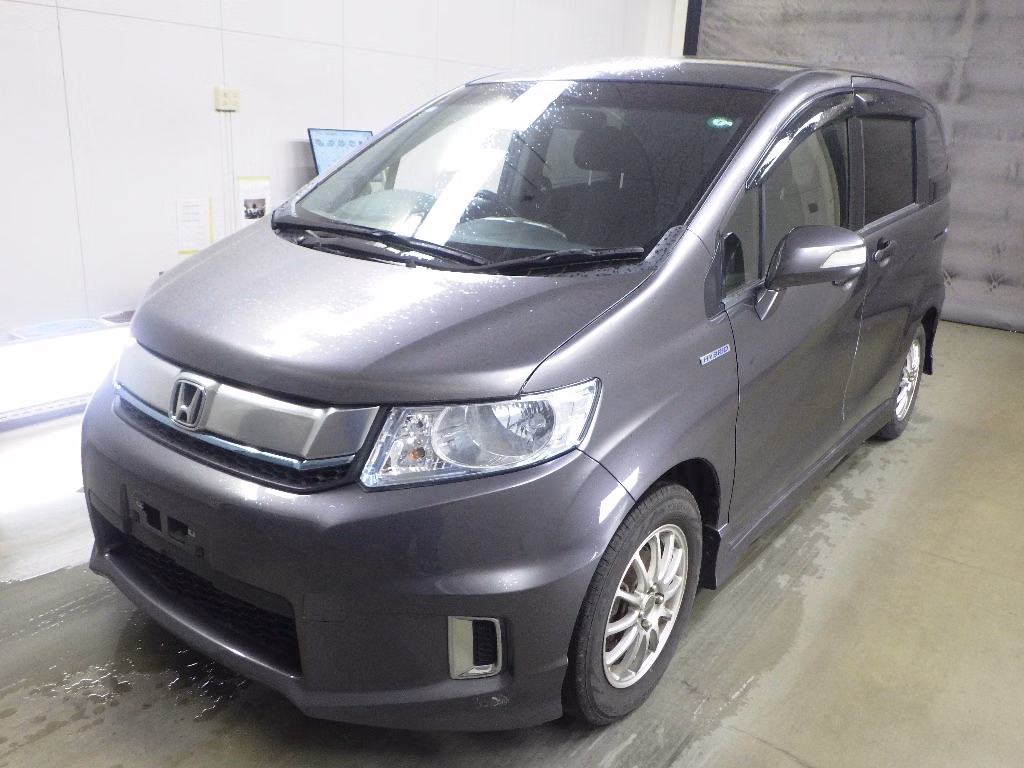 HONDA FREED SPIKE