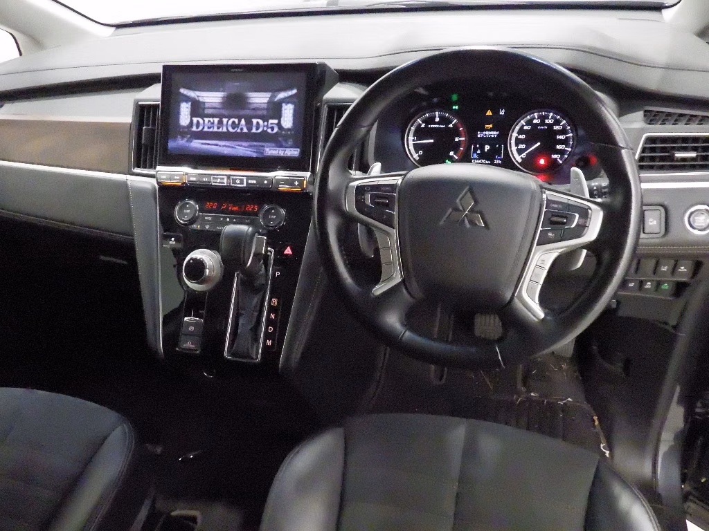 MITSUBISHI DELICA D:5