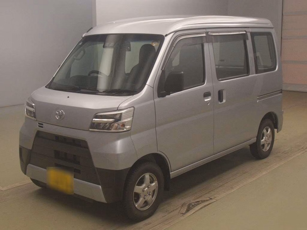 TOYOTA PIXIS VAN