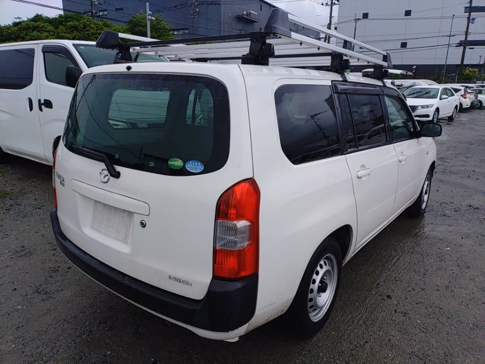 MAZDA FAMILIA