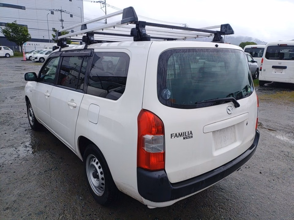 MAZDA FAMILIA