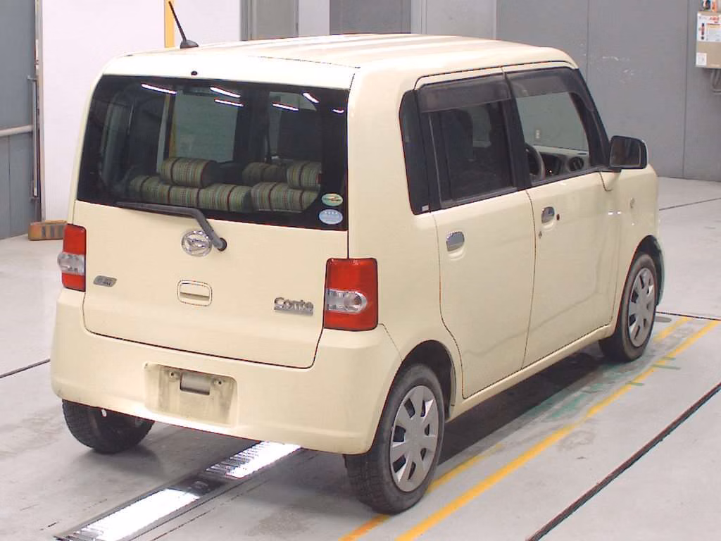 DAIHATSU MOVE CONTE