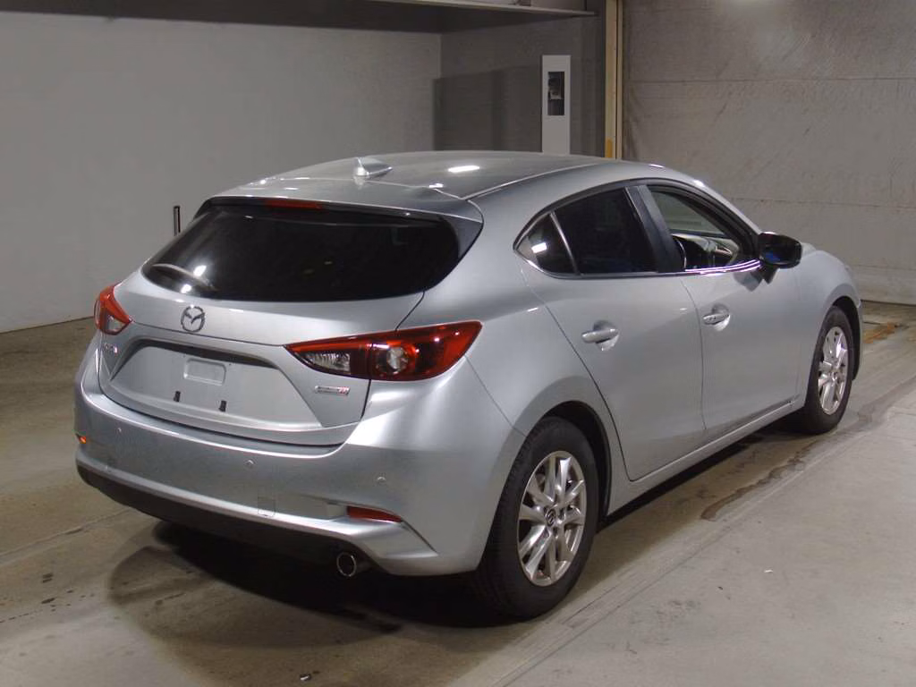 MAZDA AXELA