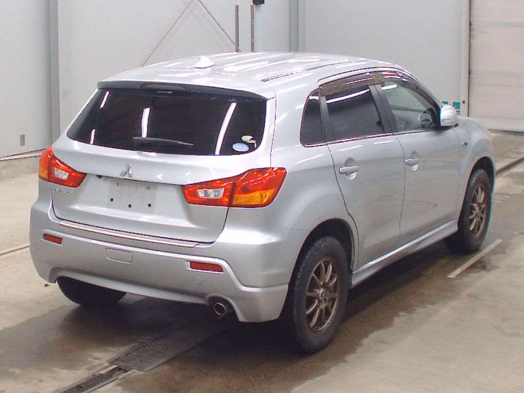 MITSUBISHI RVR