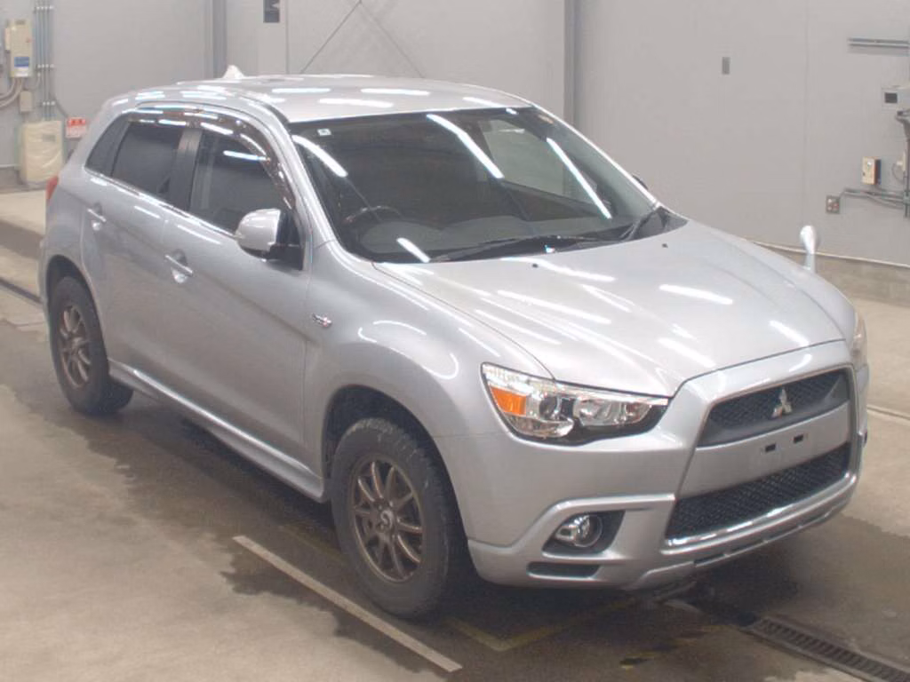 MITSUBISHI RVR