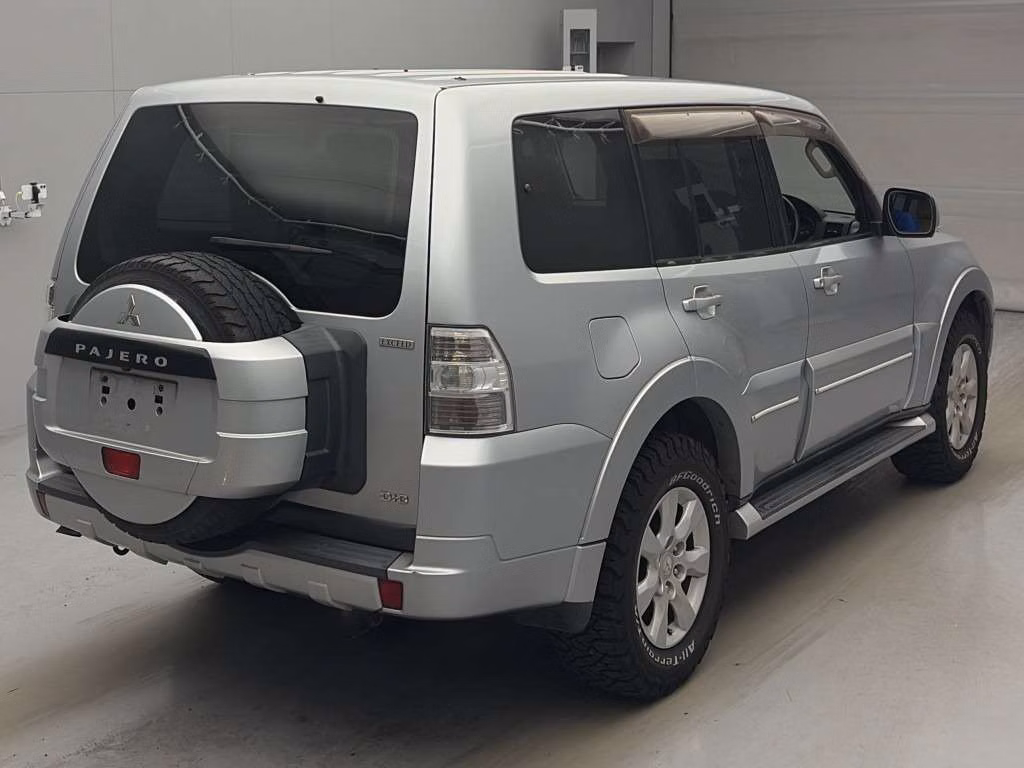 MITSUBISHI PAJERO