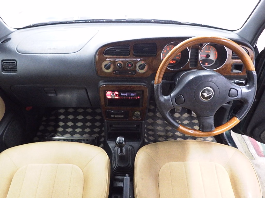 DAIHATSU MIRA GINO