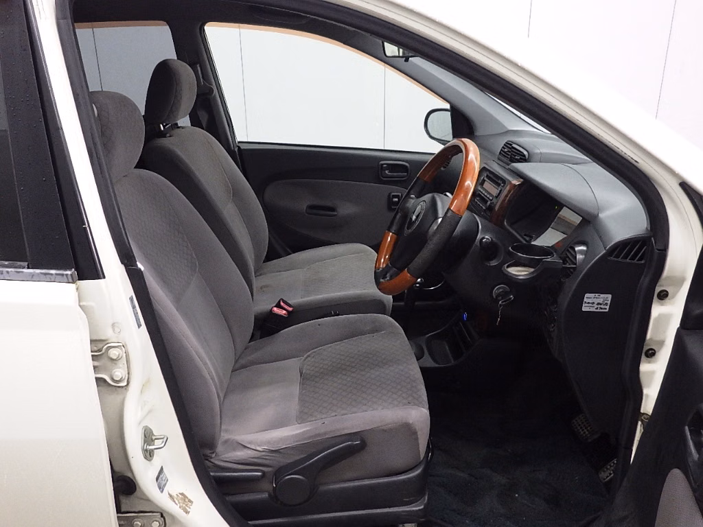 DAIHATSU MIRA AVY