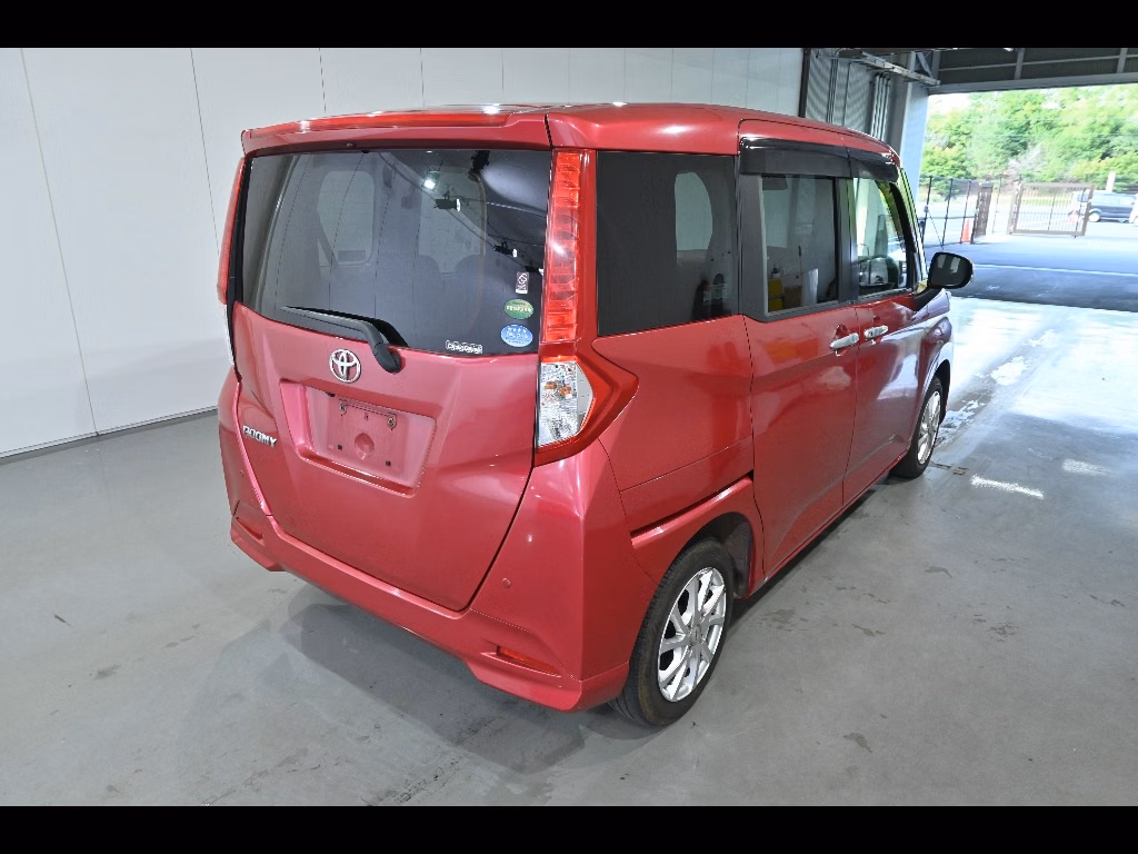 TOYOTA ROOMY