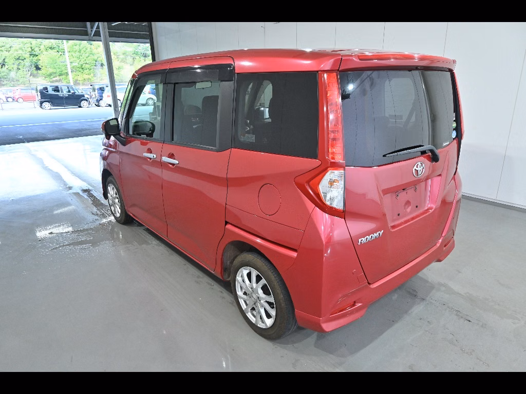 TOYOTA ROOMY
