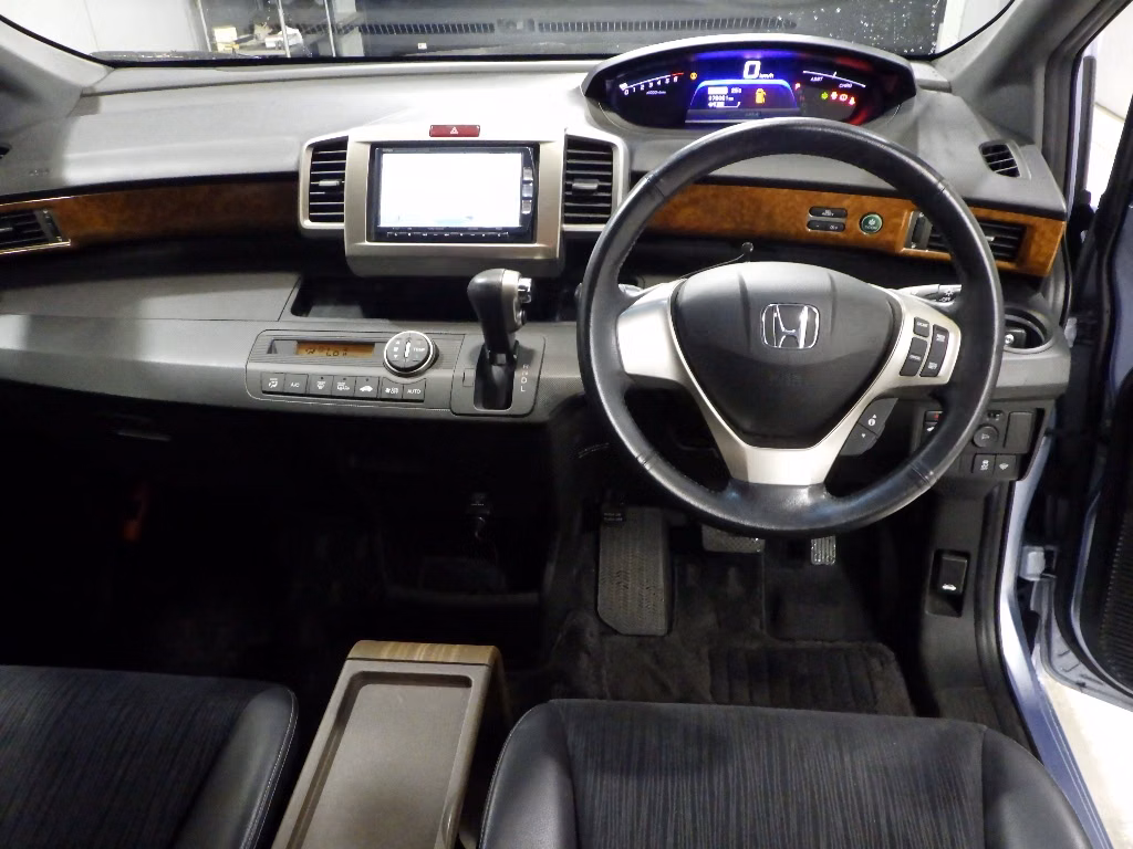 HONDA FREED SPIKE