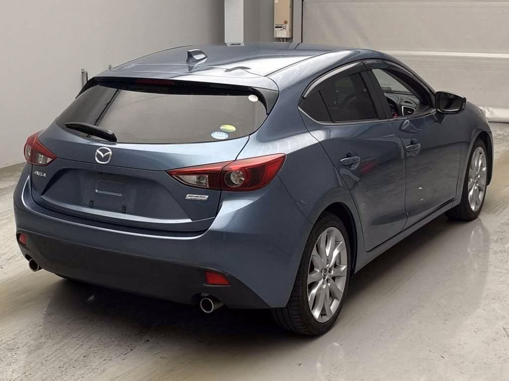 MAZDA AXELA