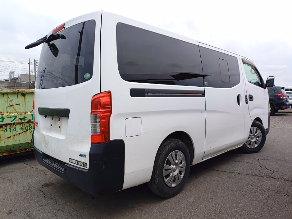 NISSAN NV350 CARAVAN
