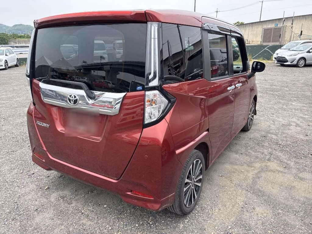 TOYOTA ROOMY
