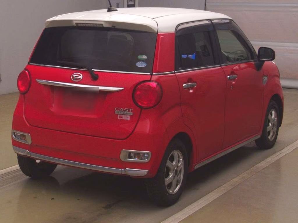DAIHATSU CAST