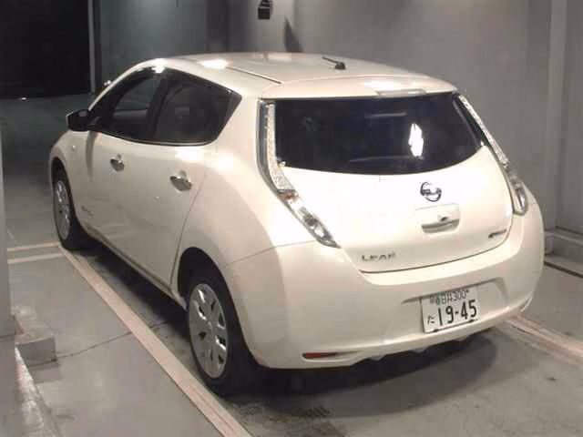 NISSAN LEAF