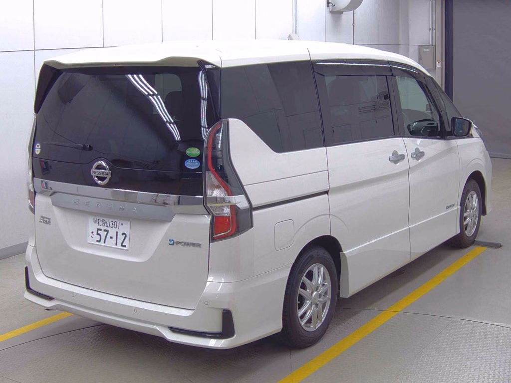 NISSAN SERENA