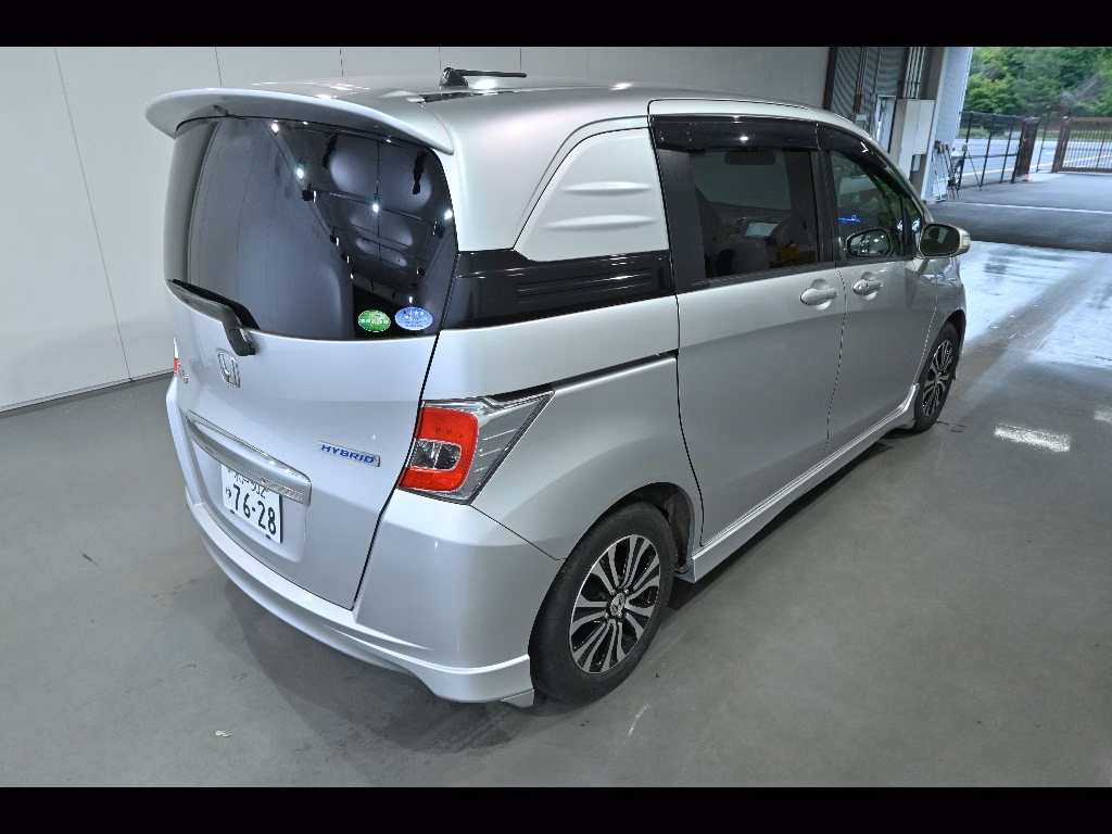 HONDA FREED SPIKE