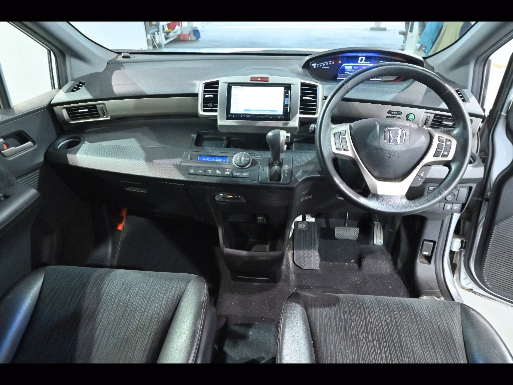 HONDA FREED SPIKE