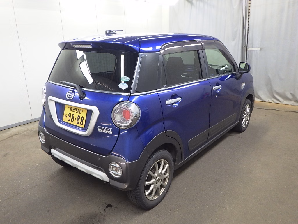 DAIHATSU CAST