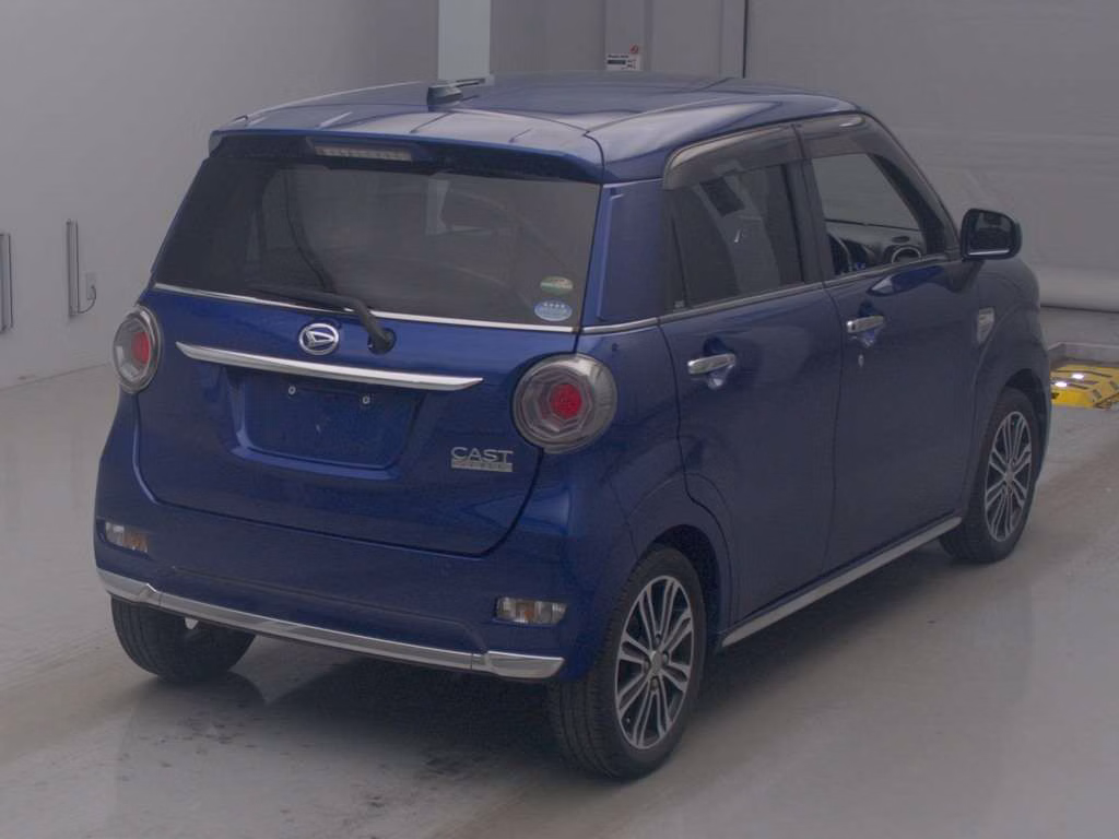 DAIHATSU CAST