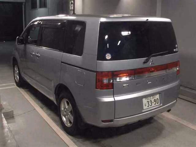 MITSUBISHI DELICA D:5