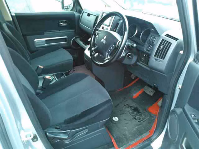 MITSUBISHI DELICA D:5