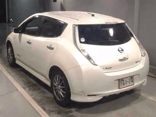 NISSAN LEAF