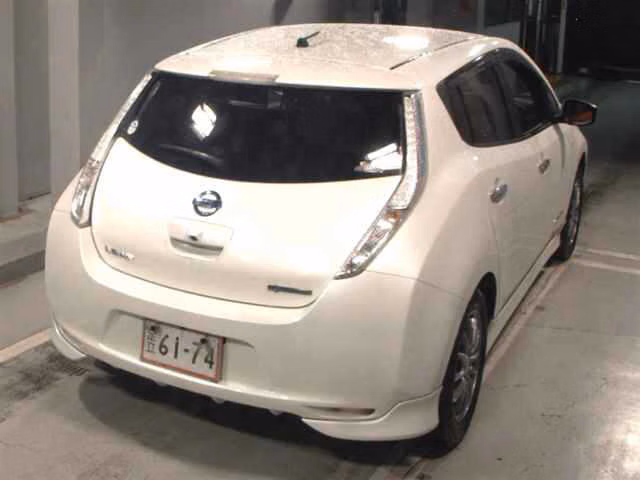 NISSAN LEAF