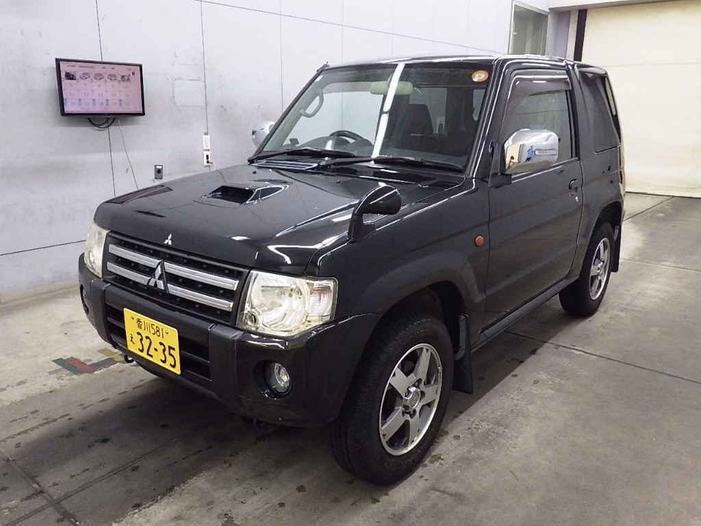 MITSUBISHI PAJERO MINI