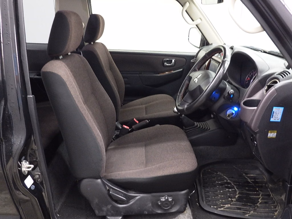 MITSUBISHI PAJERO MINI