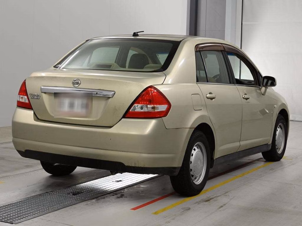 NISSAN TIIDA LATIO