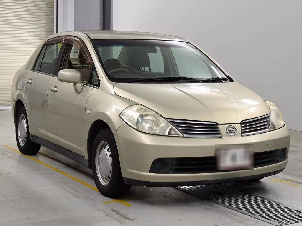 NISSAN TIIDA LATIO