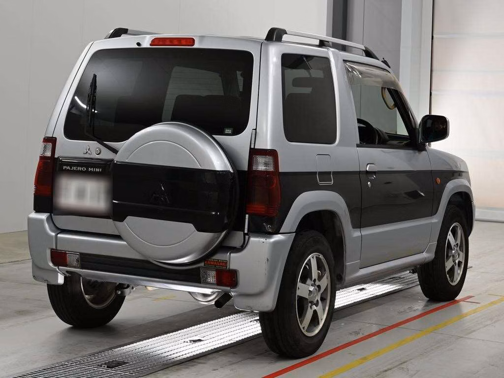 MITSUBISHI PAJERO MINI