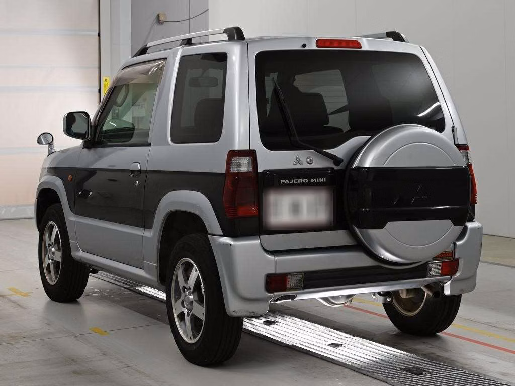 MITSUBISHI PAJERO MINI