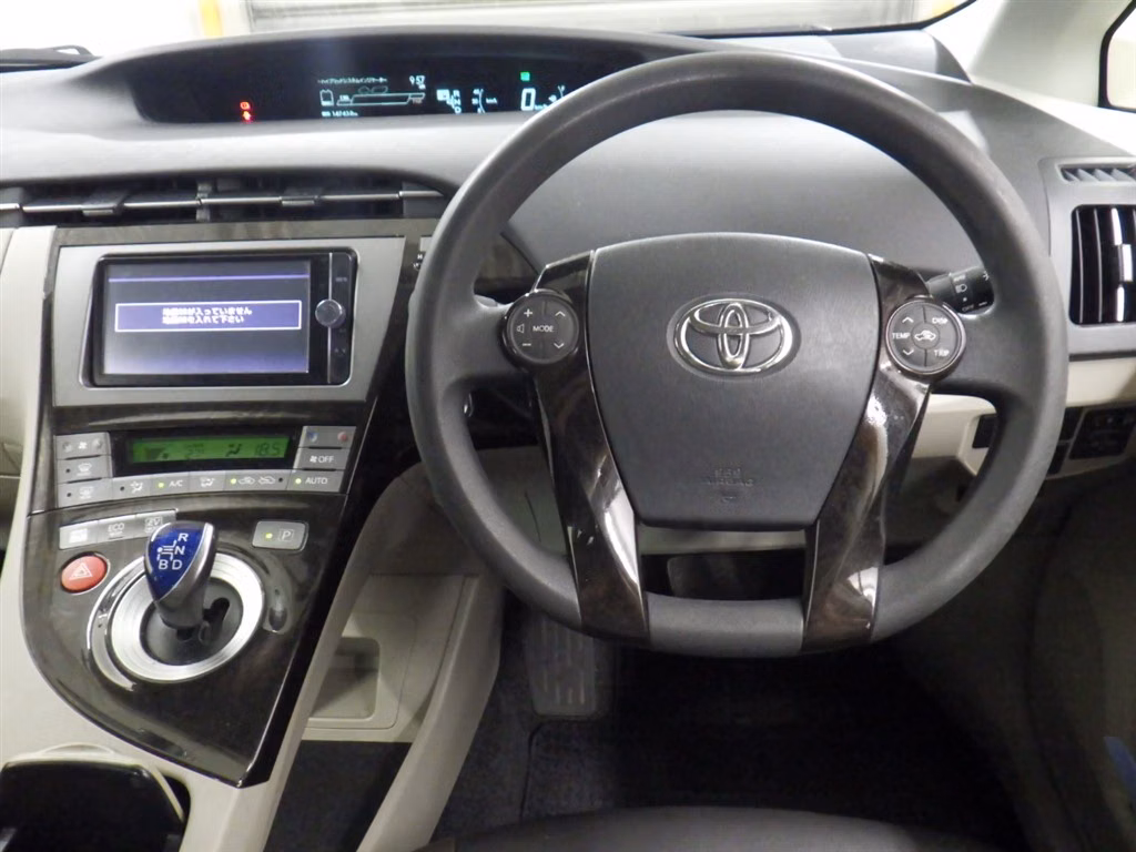 TOYOTA PRIUS
