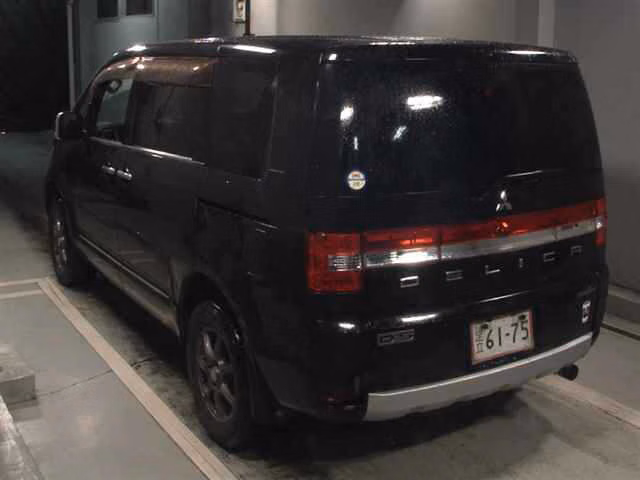 MITSUBISHI DELICA D:5